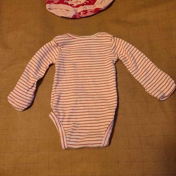 ♡ 2 Piece BABY BUNDLE ♡ Cammo Stripes Strawberries - Picture 6 of 10